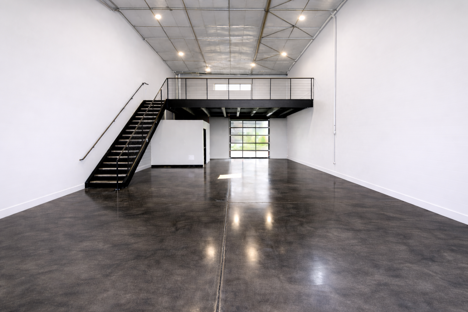 White Walls - White Theme - Graphite Polish